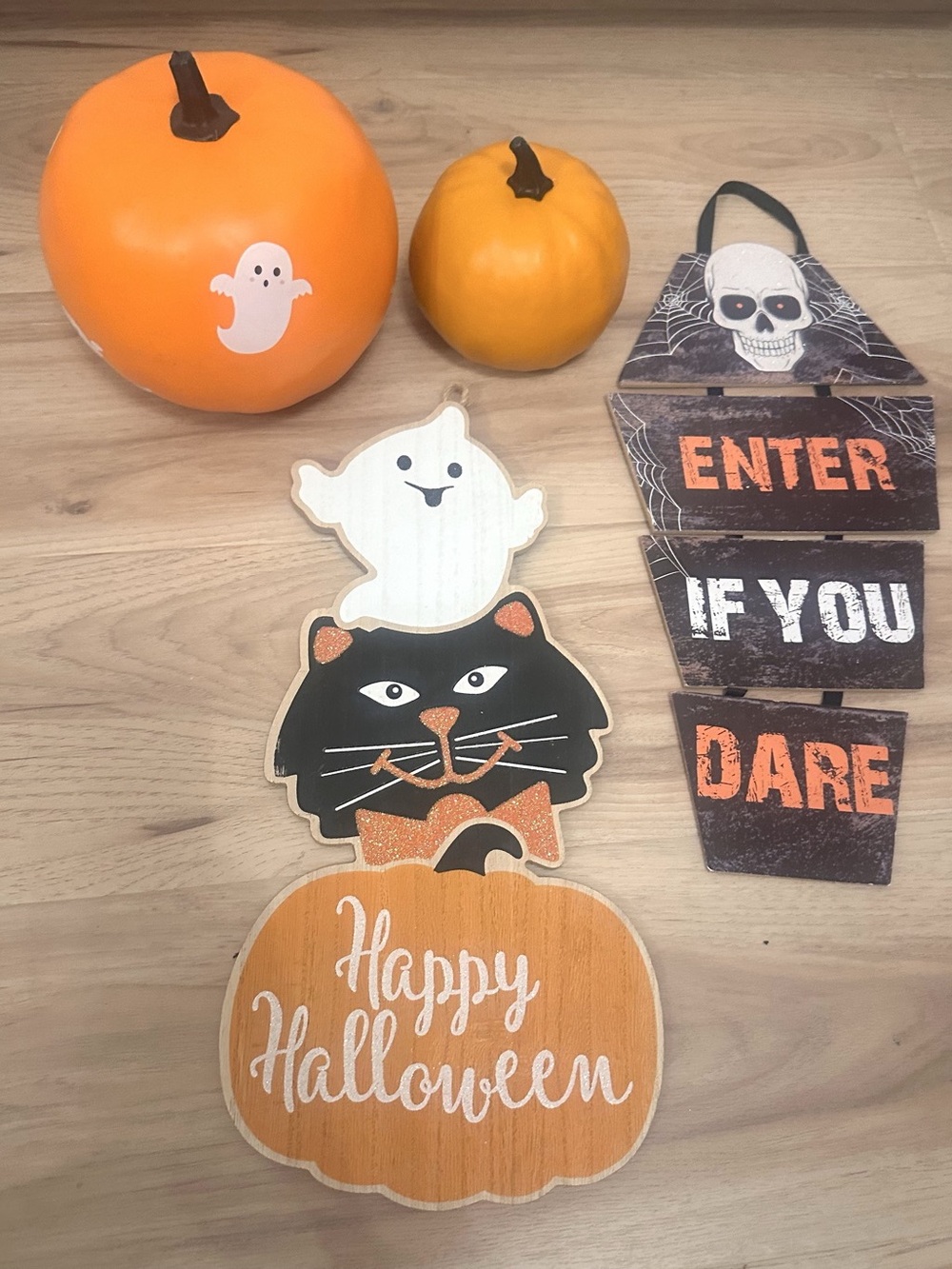 Halloween Décor Bundle – Pumpkins, Ghost & Cat Sign + “Enter If You Dare” Sign